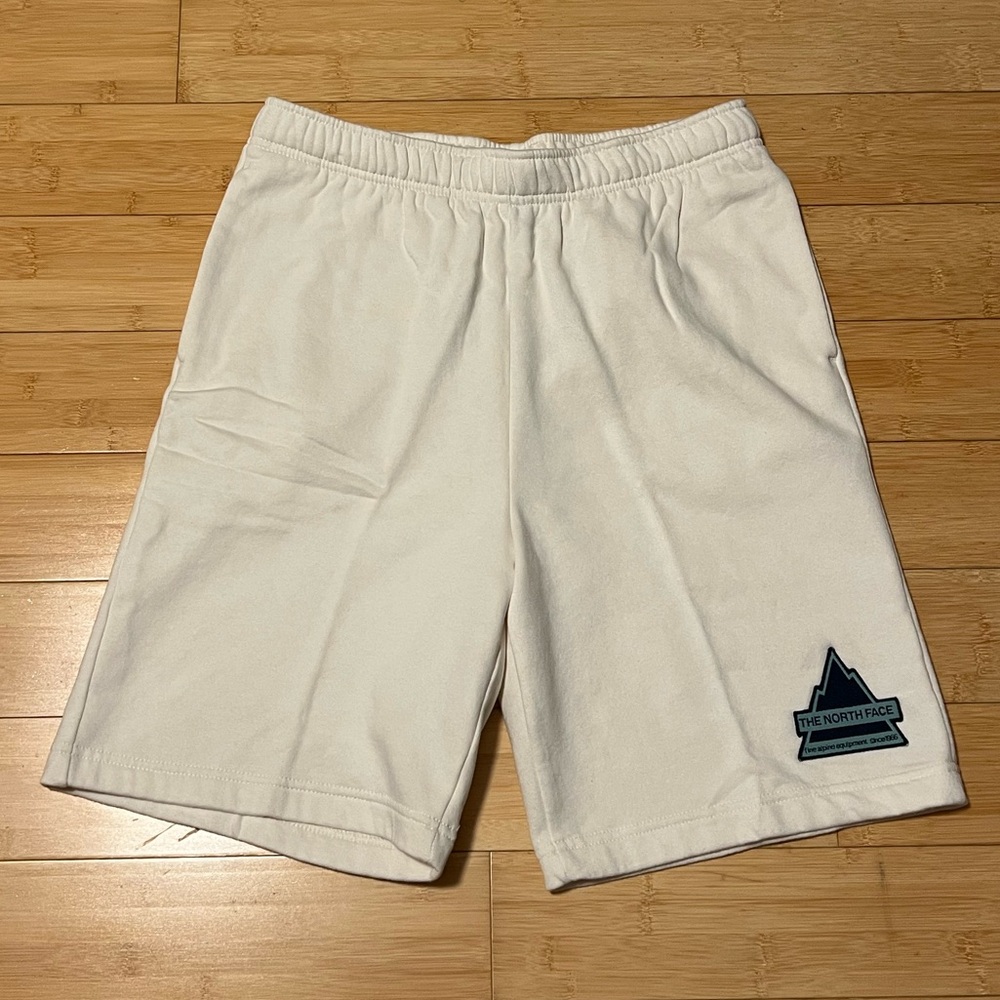 The North Face 9” Fleece Shorts - Size: Men’s Medium - NWOT